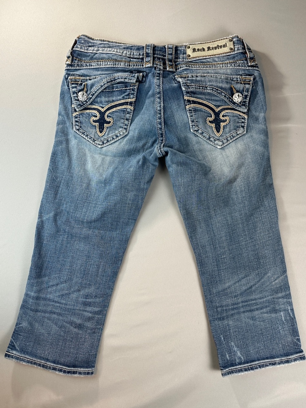 Rock Revival Women's Capri Jeans Johanna 28 8 Destroyed Back Flap Pocket Y2K